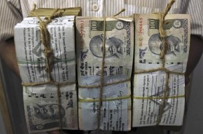 Rs 11,300 crore lying unclaimed in banks