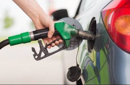 Govt cuts petrol, diesel prices by Rs 2.5 across country