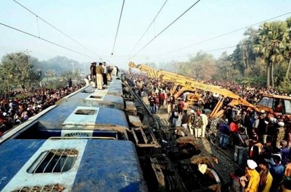 bizarre - 11 coaches affected due to Seemanchal Express derailment