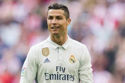 Cristiano Ronaldo hilariously photobombs the reporter trending video