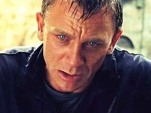 'James Bond' Daniel Craig breaks down! Fans get emotional after VIDEO goes VIRAL - What happened