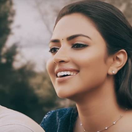 Kadhal Kadal Dhaana song lyric video from Ratsasan