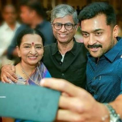 Suriya's selfie with Thalapathy Vijay's parents from event