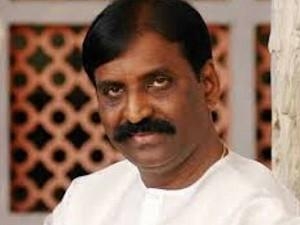 Vairamuthu opines on reopening educational institutions