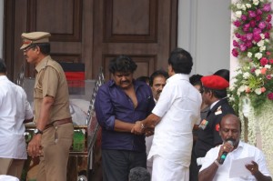 Karunanidhi death: Political leaders and Celebrities pay homage