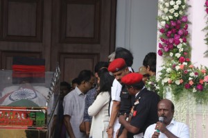 Karunanidhi death: Political leaders and Celebrities pay homage