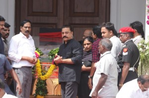 Karunanidhi death: Political leaders and Celebrities pay homage