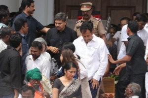 Karunanidhi death: Political leaders and Celebrities pay homage